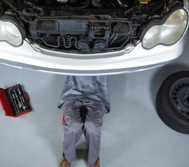 Mecánico móvil Houston servicio profesional de vehículos reparación móvil Race Track Auto Center Westchase