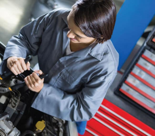 Mobile mechanic Houston professional vehicle service mobile repair Race Track Auto Center Westchase